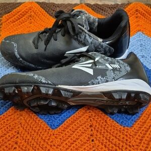 Easton 9 1/2 Black Grey & White